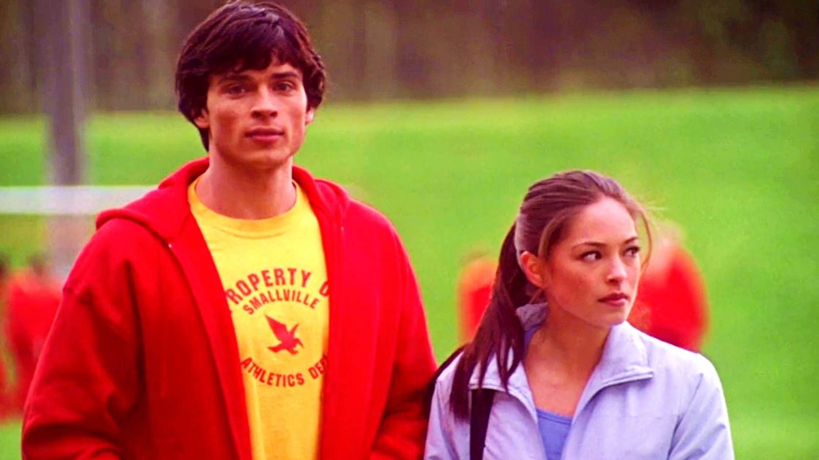 How Old The Smallville Cast Was Compared To Their Characters, image size:1600x900