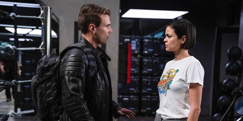 Street and Chris talking in the gym in SWAT