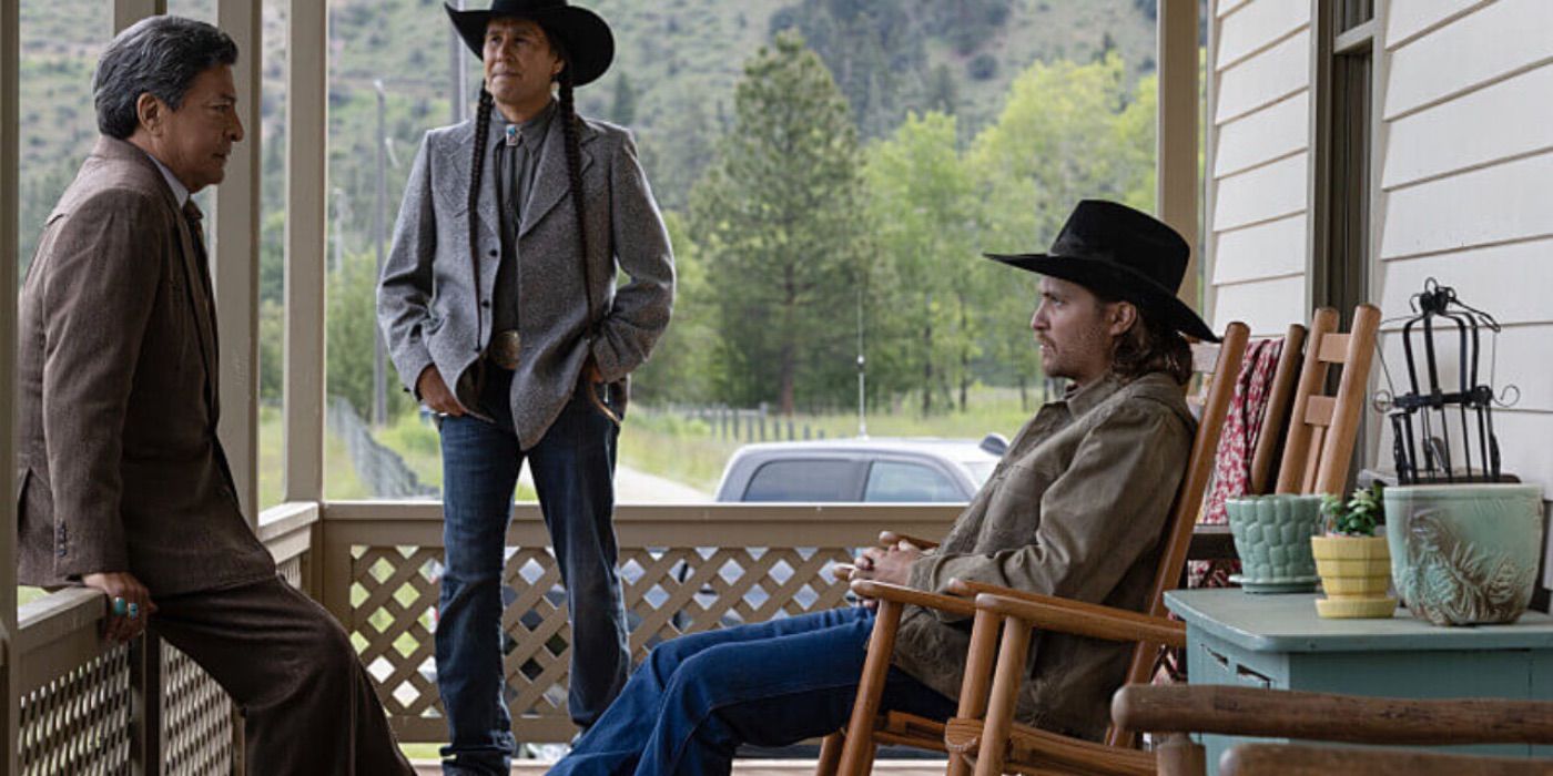 Kayce talks to Mo and Joshua in Yellowstone