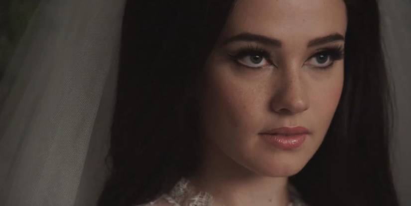 Крупный план лица Присциллы в фильме "Присцилла"