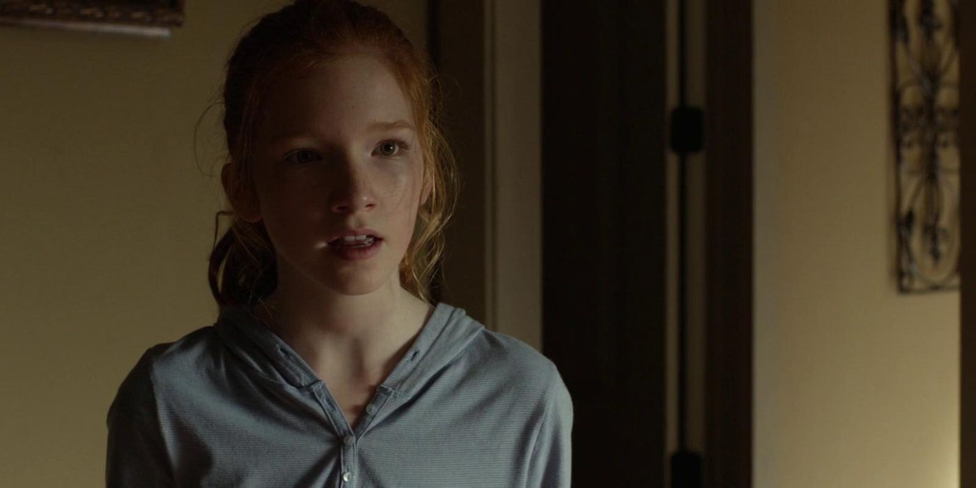 Annalise Basso in Mike Flagan's Oculus