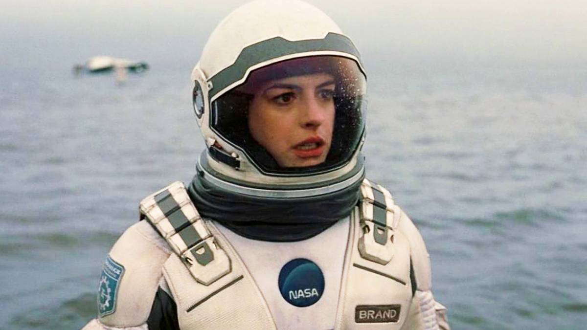 Intellestar How Christopher Nolan Achieved Interstellar's Grounded Sci-Fi Look ...