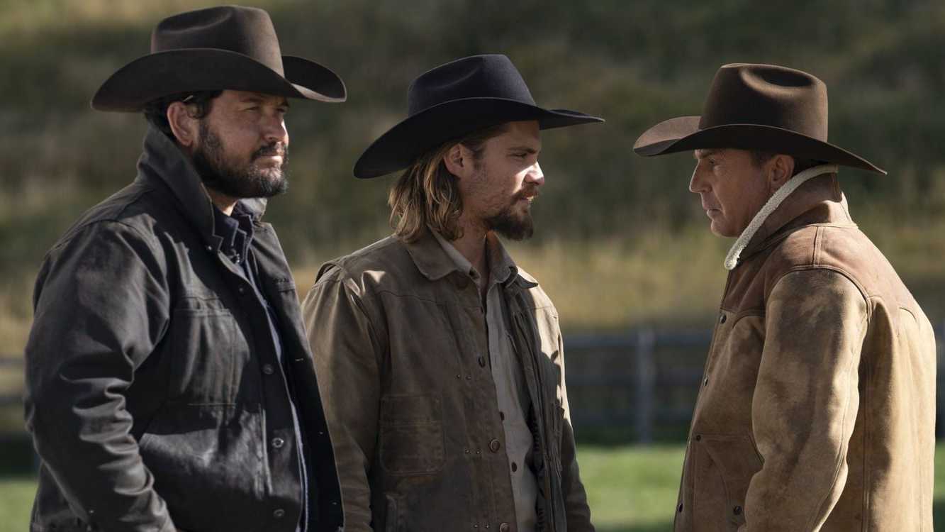 John Dutton is outside talking to two characters in Yellowstone
