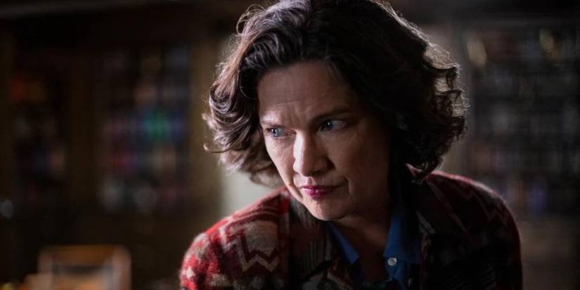 Heather Langenkamp as Dr. Georgina Stanton in The Midnight Club