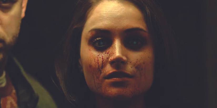 Лицо Люси, покрытое кровью, в фильме «Хосты»