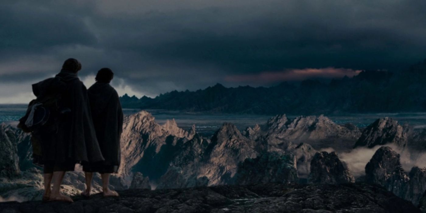 Sam and Frodo overlook Mordor at the end of Fellowship of the Ring