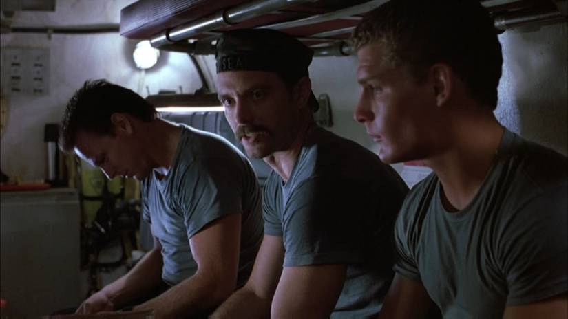 Michael Biehn talking to his men in James Cameron's the abyss