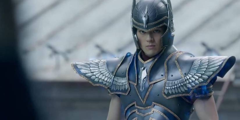 Cavaleiros do Zodíaco live-action pode ser ainda pior que Dragonball Evolution? Entenda o debate 1 Mackenyu como Pegasus Seiya de Saint Seiya usando armadura em Cavaleiros do Zodíaco.