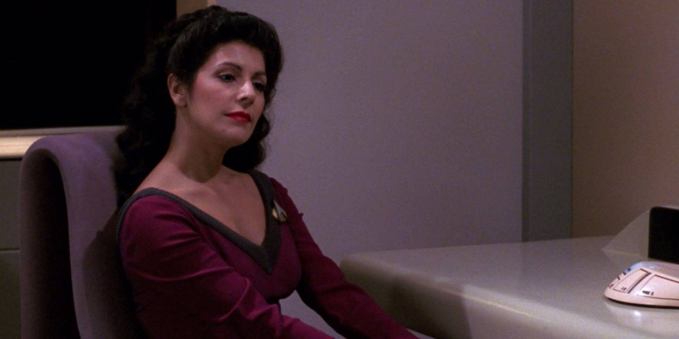 Troi's Famous Star Trek: TNG Costumes Had Fabulous Underwear, Says Marina Sirtis Troi's Famous Star Trek: TNG Costumes Had Fabulous Underwear, Says Marina Sirtis