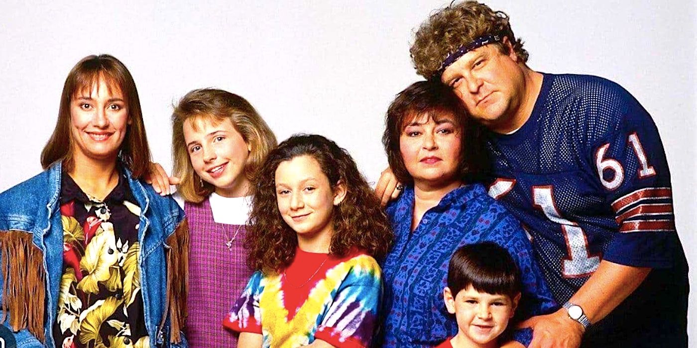 The Conner family pose together in a Roseanne promo picture