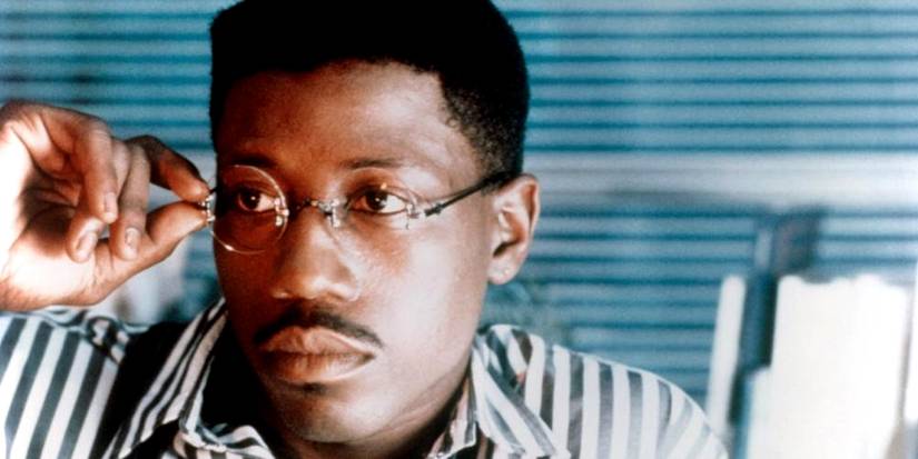 Flipper Purify (Wesley Snipes) adjusting his glasses in Jungle Fever