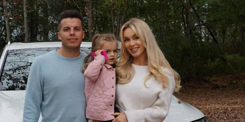 90 Day Fiancé Yara Zaya Jovi Dufren Mylah Instagram post posing outside