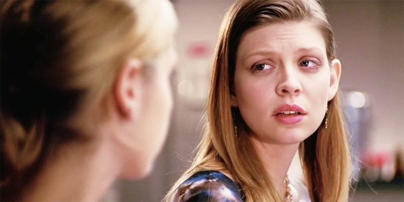 Amber Benson como Tara em Buffy the Vampire Slayer, 5ª Temporada, falando com Buffy em um hospital