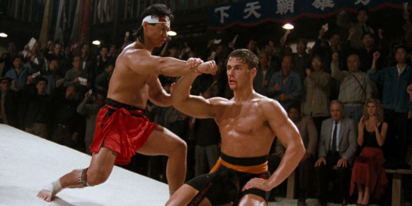 Jean-Claude Van Damme em uma cena de luta de Bloodsport.