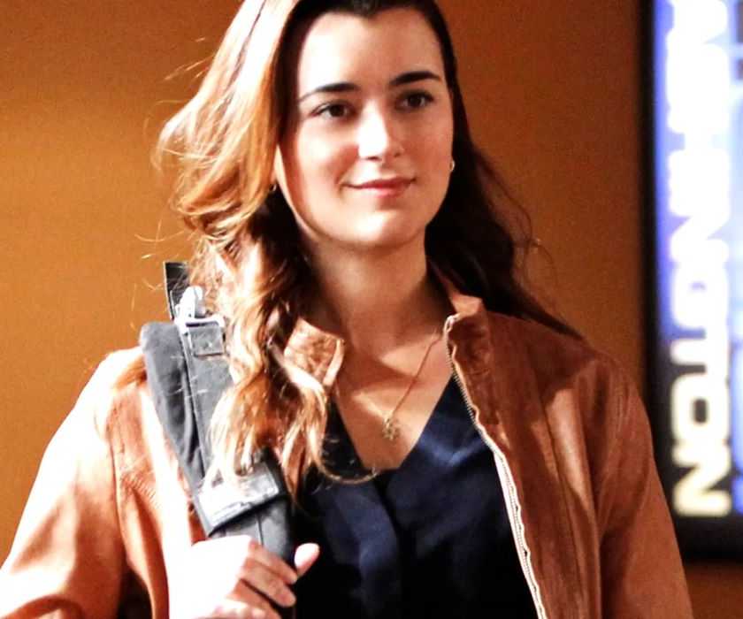 Cote De Pablo As Ziva David smiling On NCIS