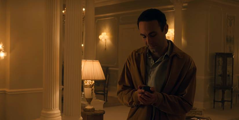 Dodi Al-Fayed e Princesa Diana em cena de The Crown