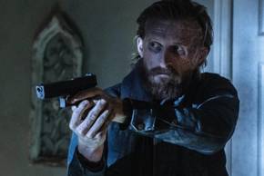 Dwight with a gun in Fear the Walking Dead