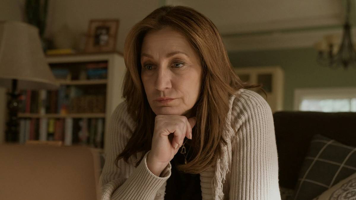 Nurse Jackie Returns To Netflix: Edie Falco's Emmy-Winning Comedy ...