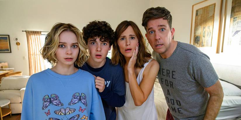 Emma Myers, Brady Noon, Jennifer Garner, and Ed Helms in Family Switch