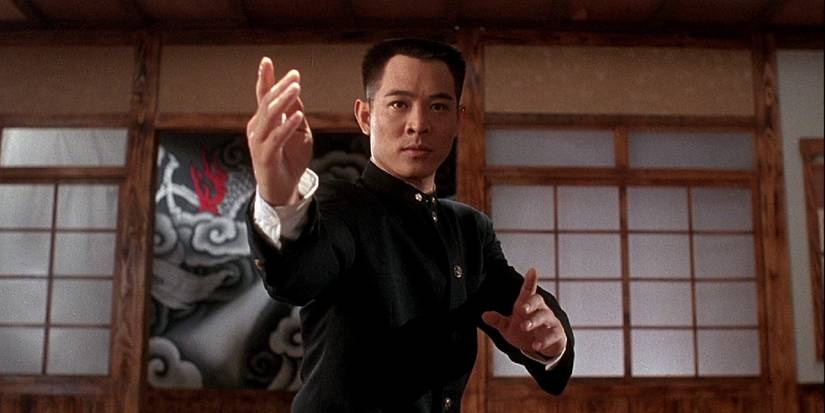 Jet Li se preparando para a luta final no punho da lenda