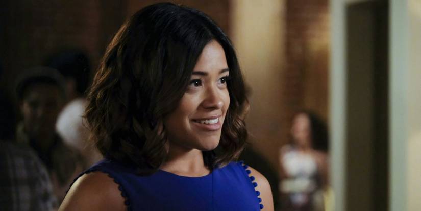 Gina Rodriguez as Jane with short hair after the time jump in Jane the Virgin season 3.