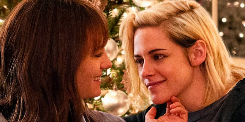 kristen stewart and mackenzie davis in happiest season