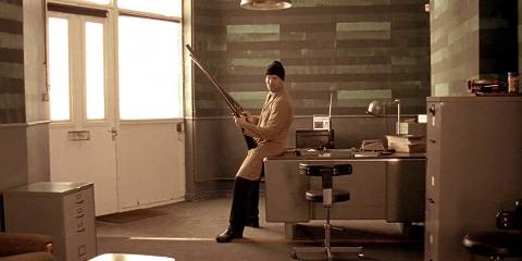 Lock, Stock And Two Smoking Barrels Summary, Trailer, Cast, Where to ...