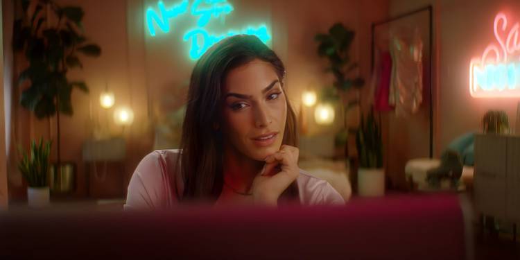 Katta kokrakli yalangoch ispan ayollari Unicorn bilan jinsiy aloqa