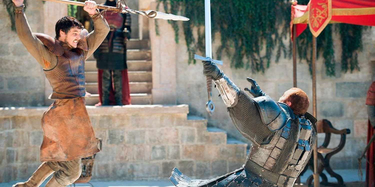 Prince Oberyn attacking the Mountain with a spear in Game of Thrones