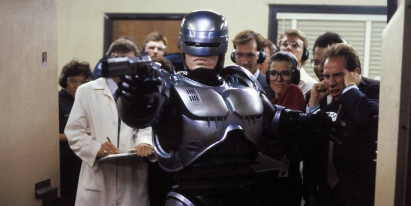RoboCop em um tiroteio em escritório