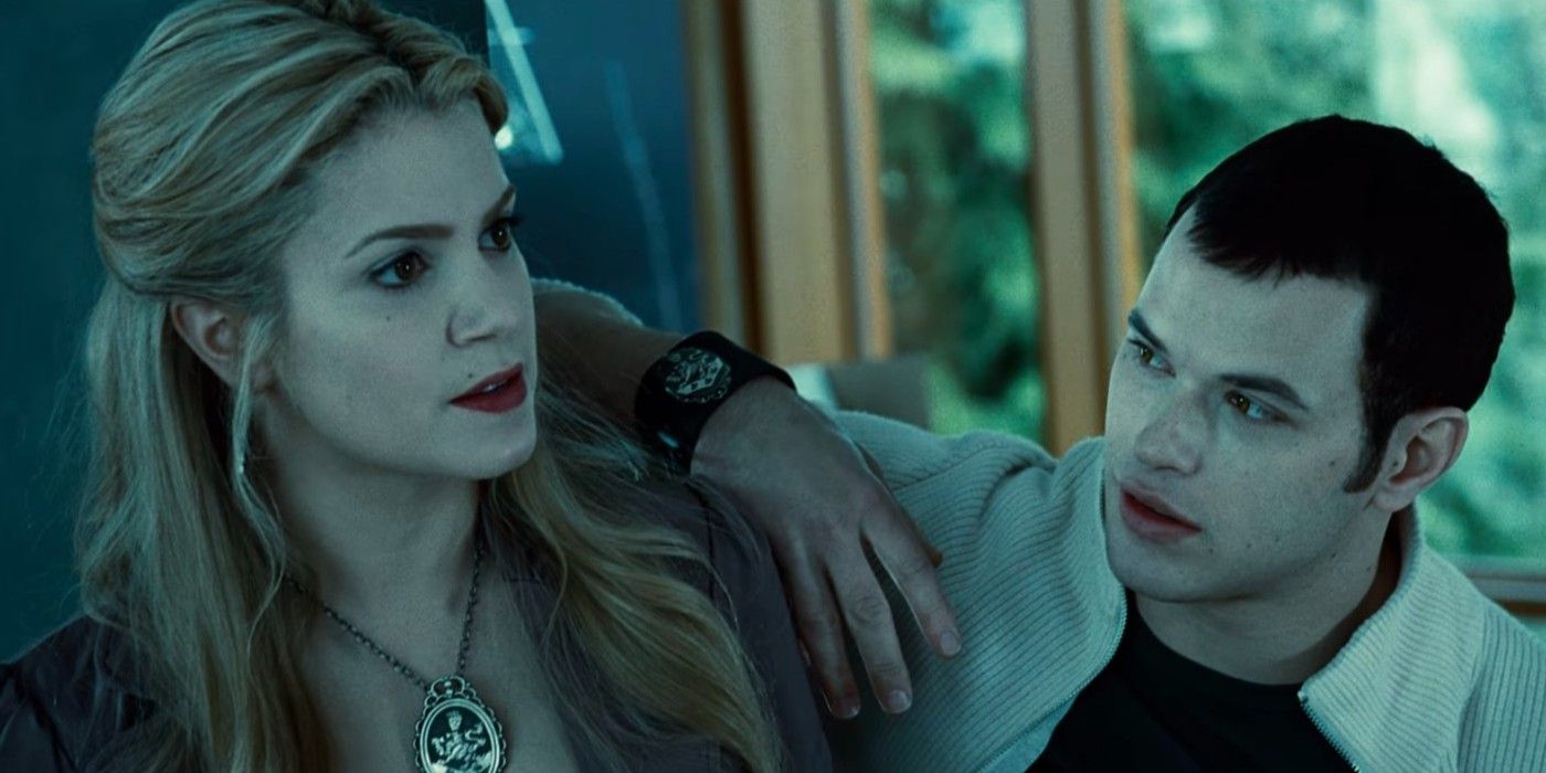 "That's Screwing Us Even More": Twilight Star Recalls Robert Pattinson's Reaction To Sparkly Vampire Makeup