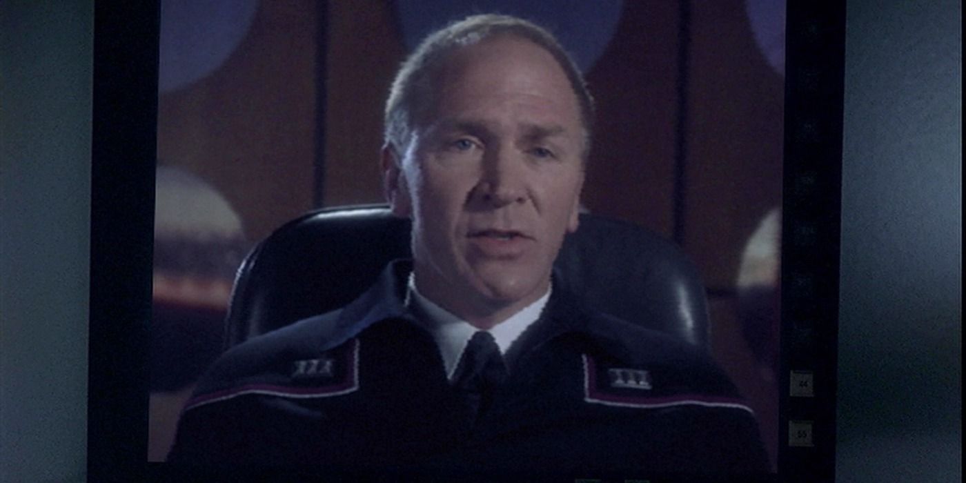 Admiral Forrest (Vaughn Armstrong) speaks to someone from a veiwscreen in the Star Trek: Enterprise episode