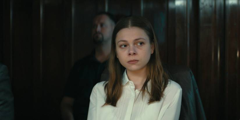 Alexandra Karlsson Tyrefors as Stella looking worried in A Nearly Normal Family