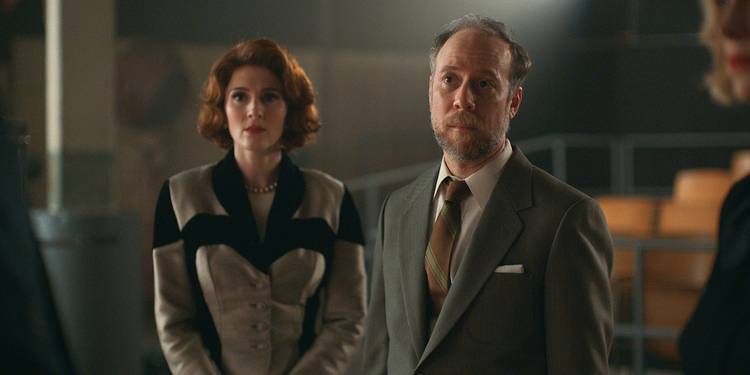 Stephanie Koenig & Kevin Sussman in Lessons In Chemistry 108