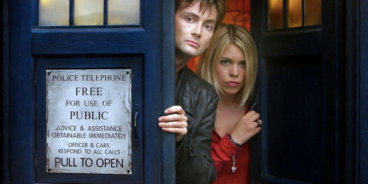 David Tennant as the Tenth Doctor and Billie Piper as Rose Tyler peeking out the TARDIS in Doctor Who