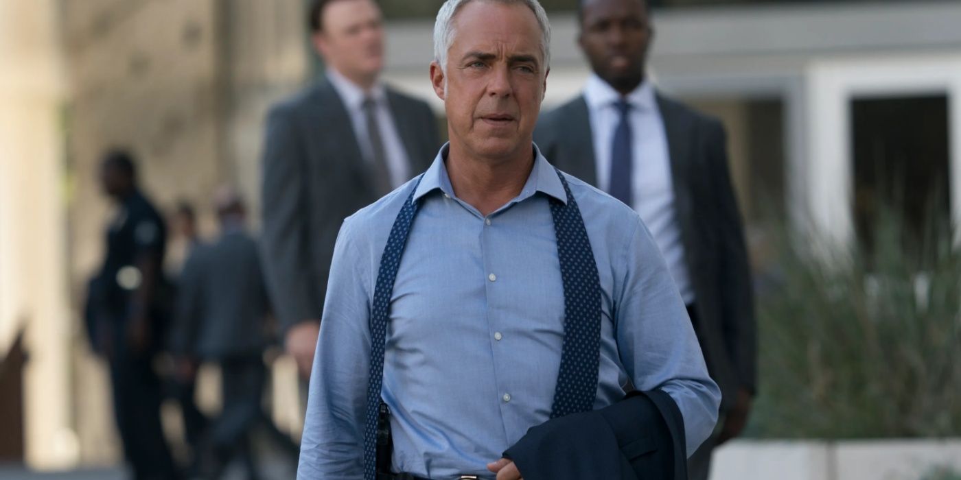 La temporada 4 de The Lincoln Lawyer tiene un gran desafío debido al programa legal aclamado por la crítica de Amazon, Bosch, de hace 10 años