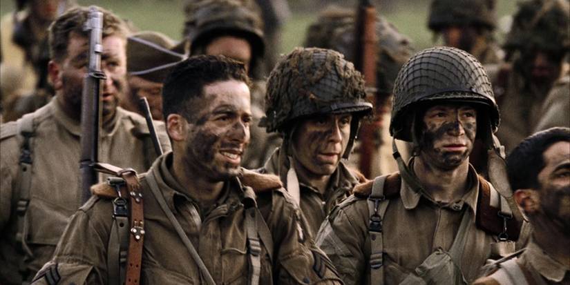 Frank e George caminhando em Band of Brothers