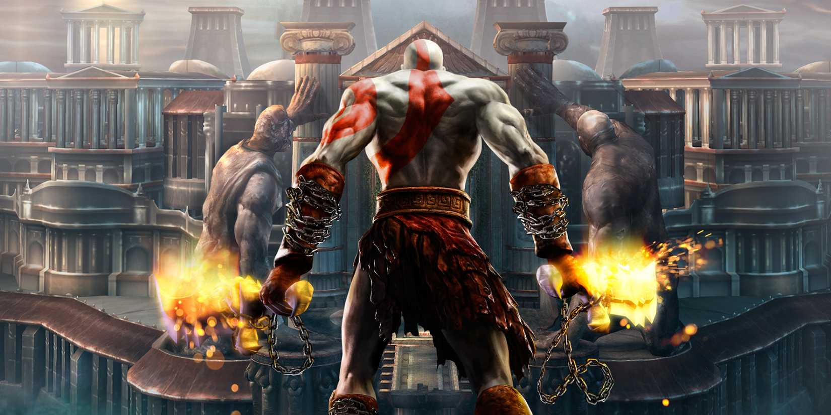 Kratos steht mit dem Rücken zur Kamera und trägt zwei brennende Schwerter, als er in God of War 2 eine Festung betritt.