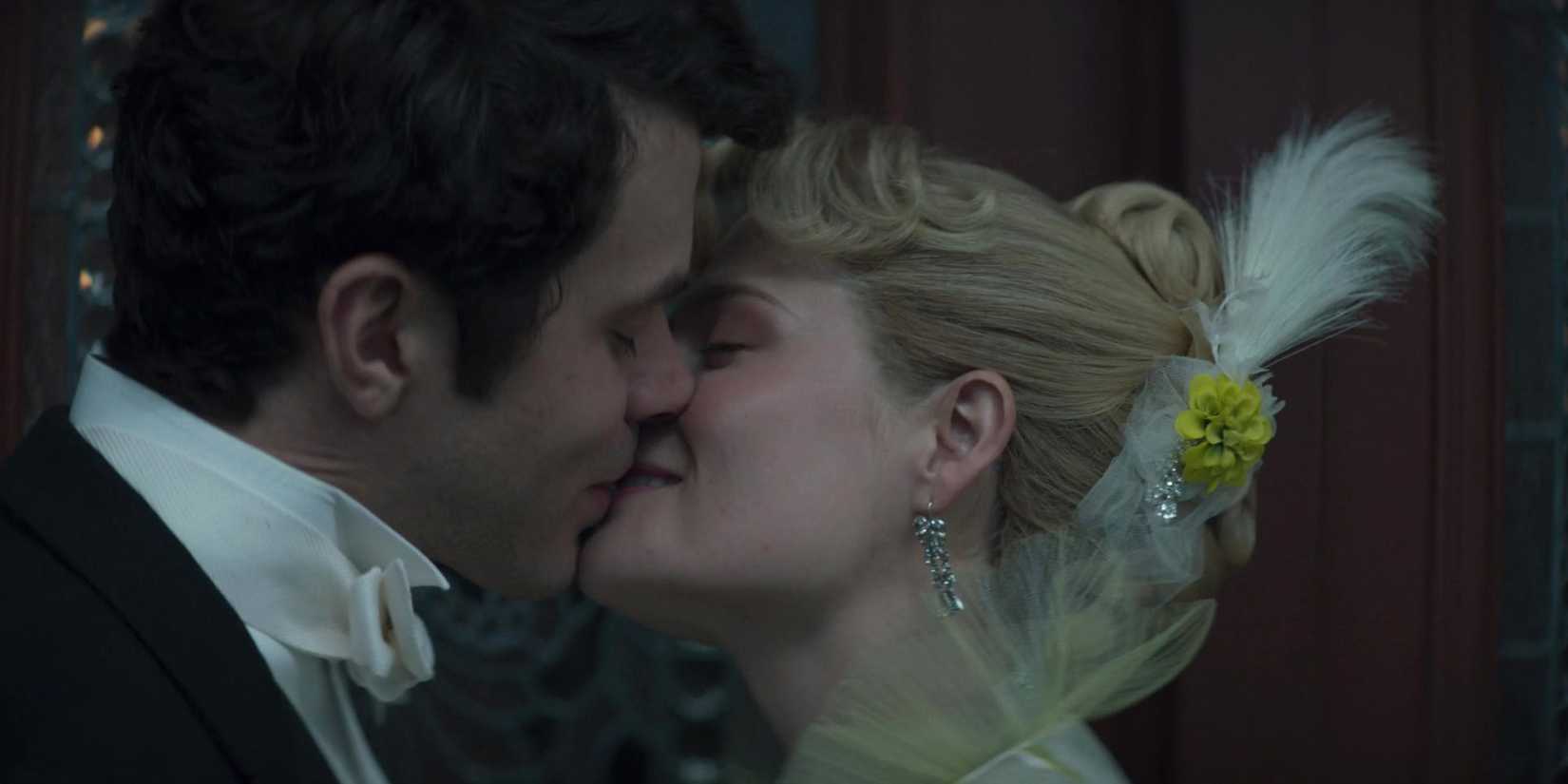 Larry and Marian kiss in The Gilded Age
