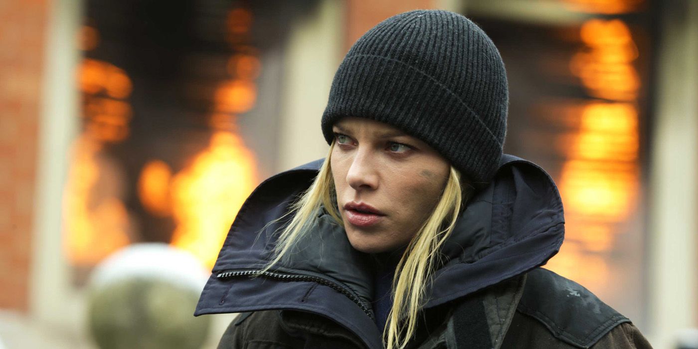 Leslie Shay (Lauren German) in front of a fire on Chicago Fire.