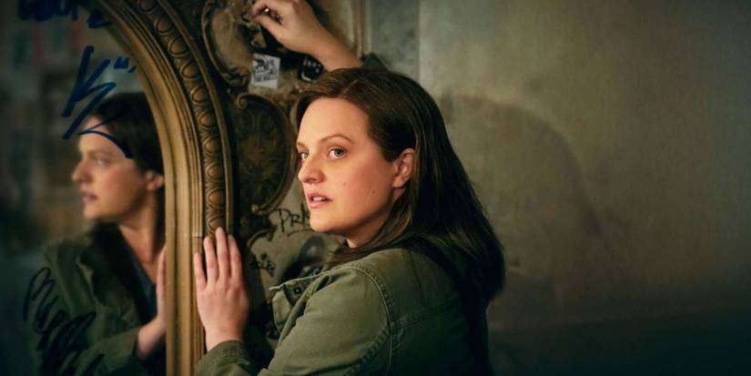 Kirby (Elisabeth Moss) leans against a mirror in Shining Girls