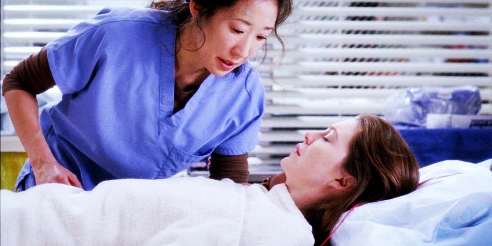 Sandra Oh as Cristina Yang and Ellen Pompeo as Meredith Grey in Grey's Anatomy season 3 episode 17