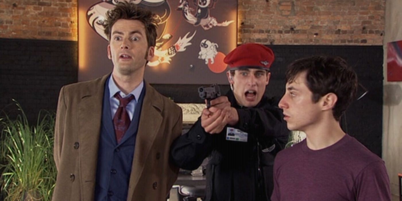 The 10th Doctor, UNIT soldier Ross, and Luke Rattigan in the episode The Sontaran Stratagem.