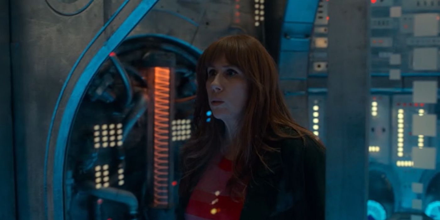 Donna (Catherine Tate) looks through the glass divider in Doctor Who's 