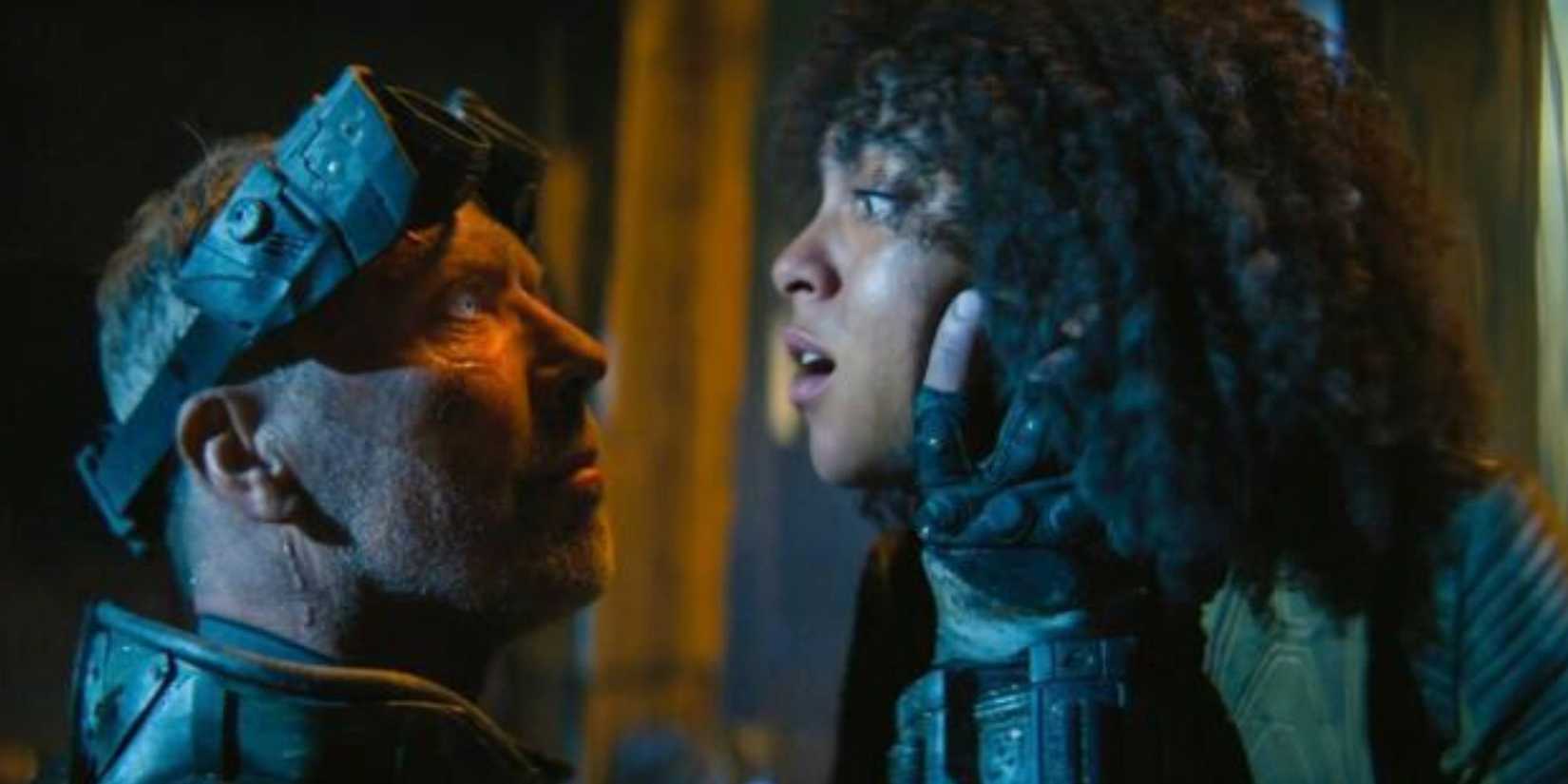 Муле, задушающий Гаал Доренник в "Фонде"