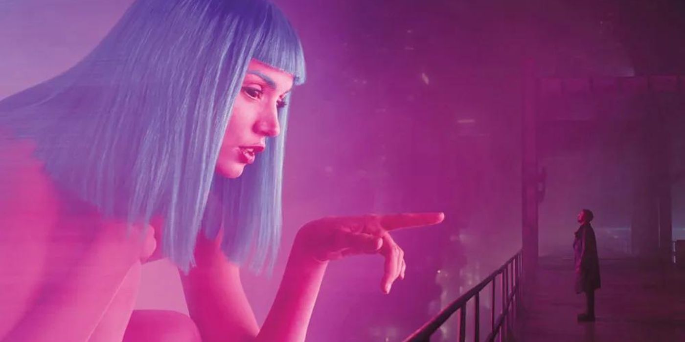 Holograma de Joi (Ana De Armas) olhando para K (Ryan Gosling) Blade Runner 2049.