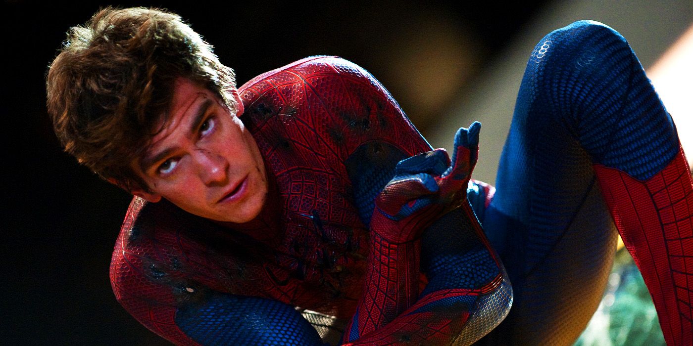 Andrew Garfield's Peter Parker in Spider-Man pose in The Amazing Spider-Man