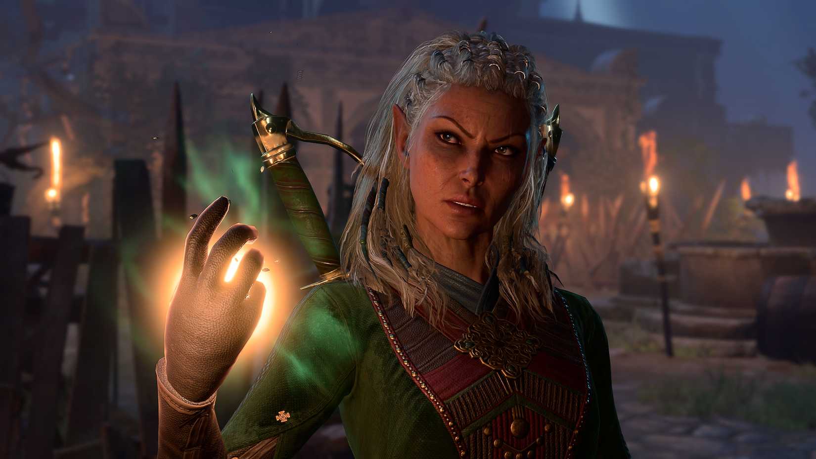 Baldur's Gate 3 Druidin Jaheira steht vor dem Last Light Inn und übt Magie in ihrer rechten Hand