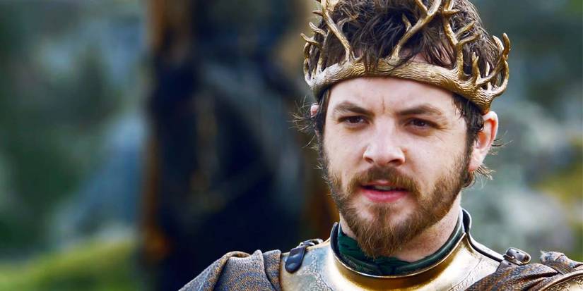Gethin Anthony as Renly Baratheon wearing a crown as he meets with Stannis in Game of Thrones season 2
