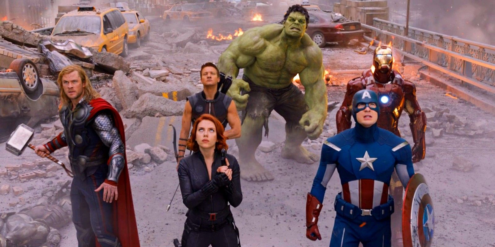 Hulk (Mark Ruffalo), Captain America (Chris Evans), Thor (Chris Hemsworth), Iron Man (Robert Downey Jr.), Hawkeye (Jeremy Renner), and Black Widow (Scarlett Johansson) prepare for battle in The Avengers